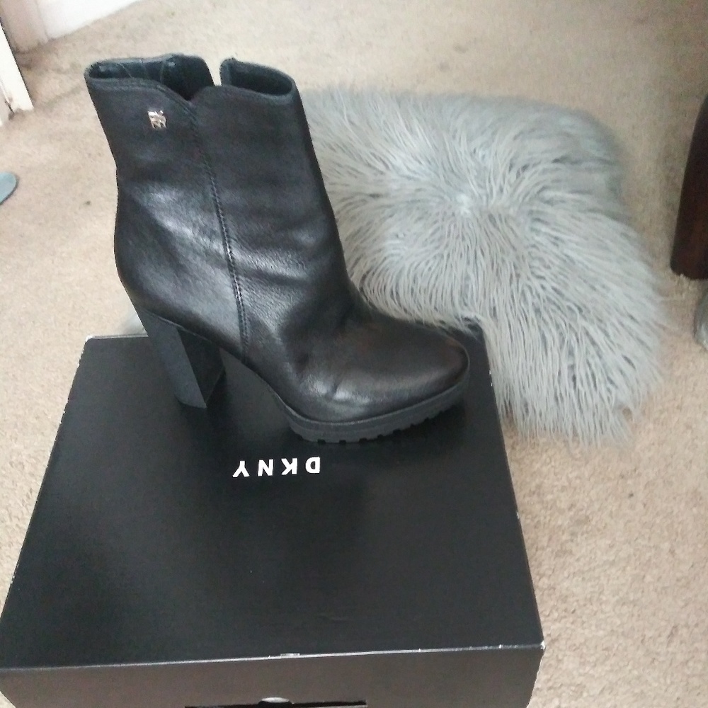 DKNY bootie